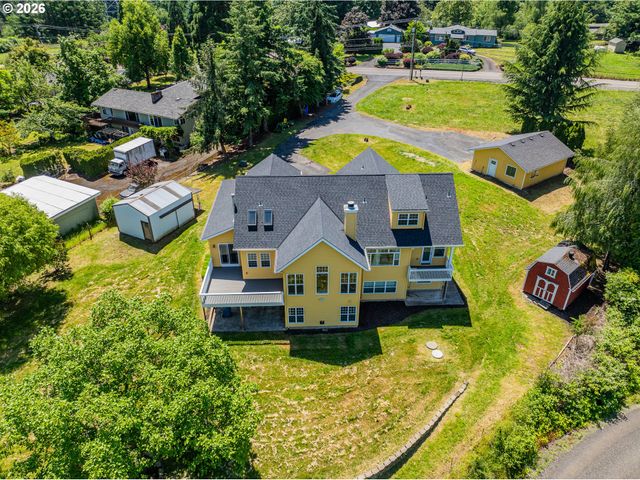 18266 S HOLLY Ln, Oregon City, OR 97045