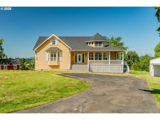 18266 S HOLLY Ln, Oregon City, OR 97045