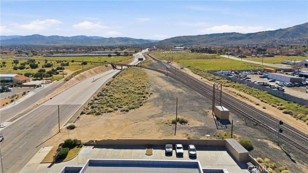 Image 3 of property listing at 0 Sierra Hwy, Palmdale, CA 93550