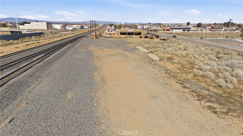 Image 6 of property listing at 0 Sierra Hwy, Palmdale, CA 93550