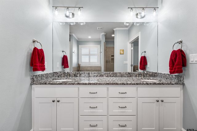 1111 Cambridge Bend, Tyler, TX 75703