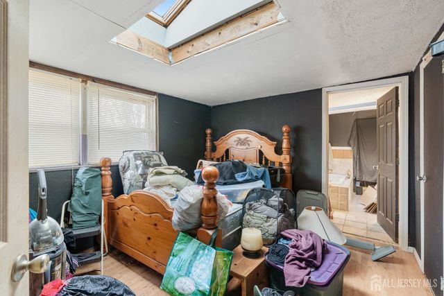 81 Larch Street, Port Reading, NJ 07064