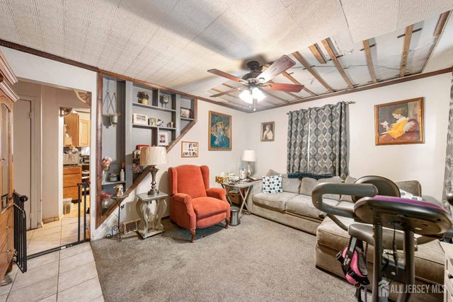 81 Larch Street, Port Reading, NJ 07064