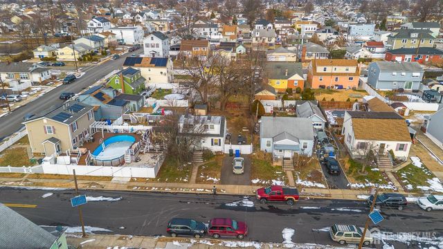 81 Larch Street, Port Reading, NJ 07064