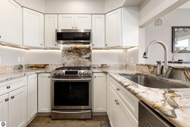 755 N Deer Path Trail, Suttons Bay, MI 49682