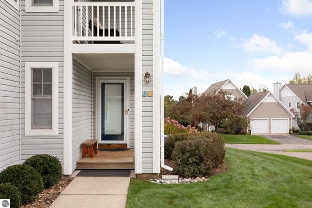 755 N Deer Path Trail, Suttons Bay, MI 49682