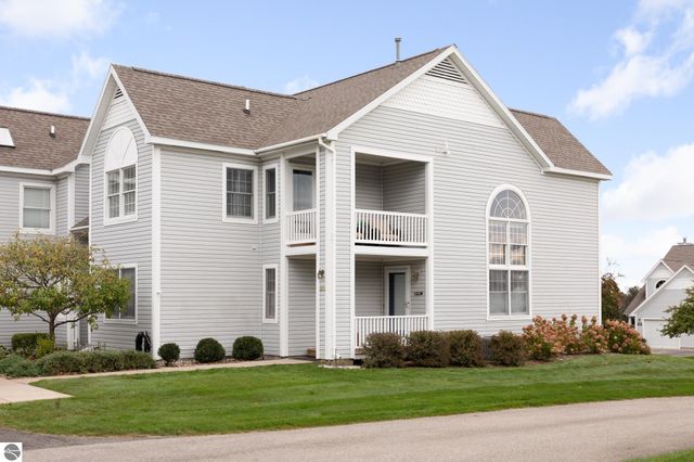 755 N Deer Path Trail, Suttons Bay, MI 49682