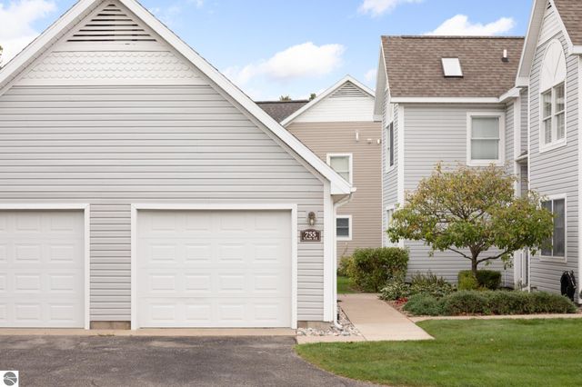 755 N Deer Path Trail, Suttons Bay, MI 49682