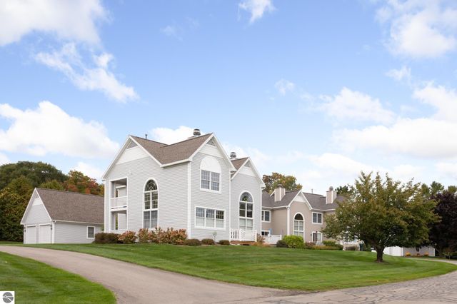 755 N Deer Path Trail, Suttons Bay, MI 49682