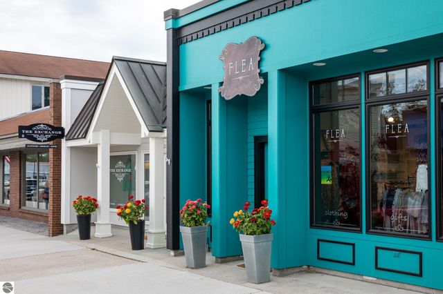 755 N Deer Path Trail, Suttons Bay, MI 49682