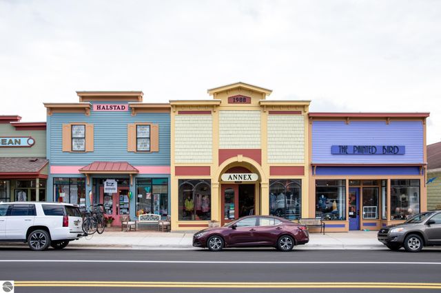 755 N Deer Path Trail, Suttons Bay, MI 49682