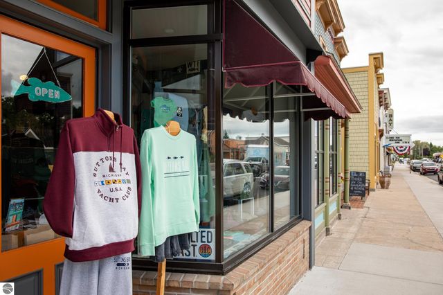 755 N Deer Path Trail, Suttons Bay, MI 49682