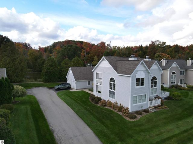 755 N Deer Path Trail, Suttons Bay, MI 49682