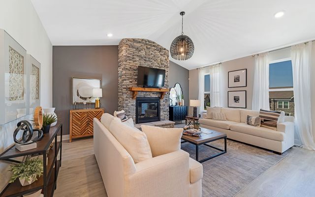 1085 Clendening Dr, Gallatin, TN 37066