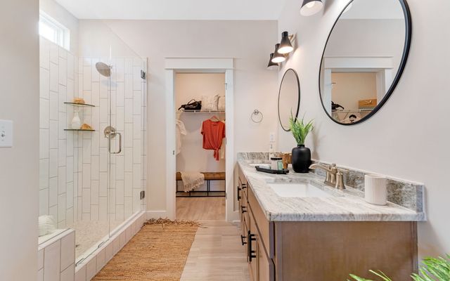 1085 Clendening Dr, Gallatin, TN 37066