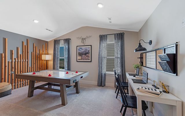 1085 Clendening Dr, Gallatin, TN 37066