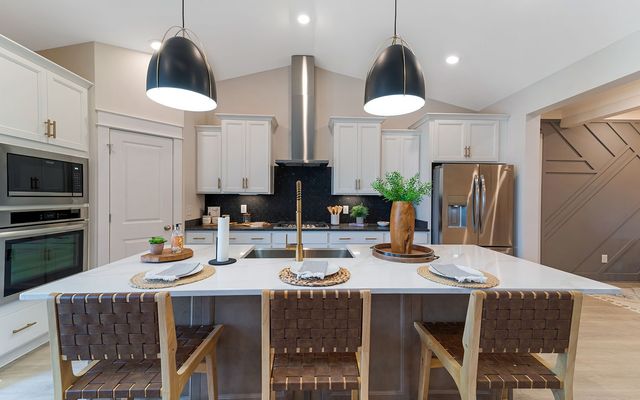 1085 Clendening Dr, Gallatin, TN 37066