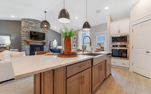 1085 Clendening Dr, Gallatin, TN 37066