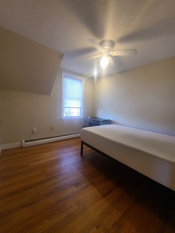 39 Florence 2, Worcester, MA 01608