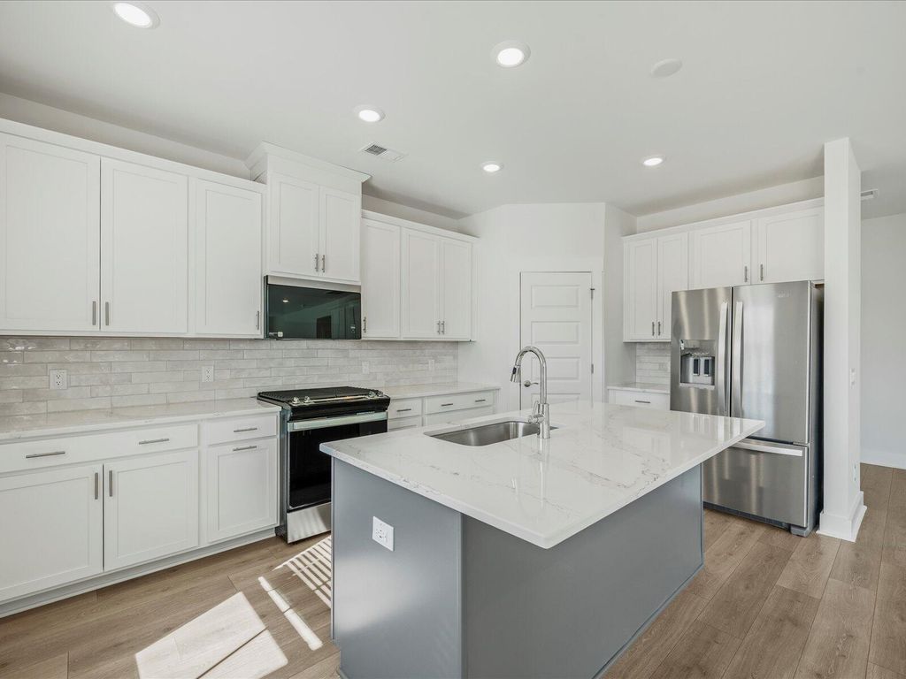 Image 9 of property listing at 418 Radiant Blue Way, Summerville, SC 29486