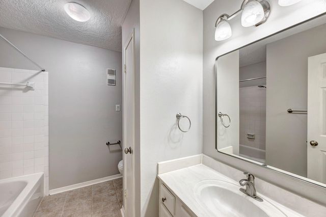 7350 Kirby 24, Houston, TX 77030