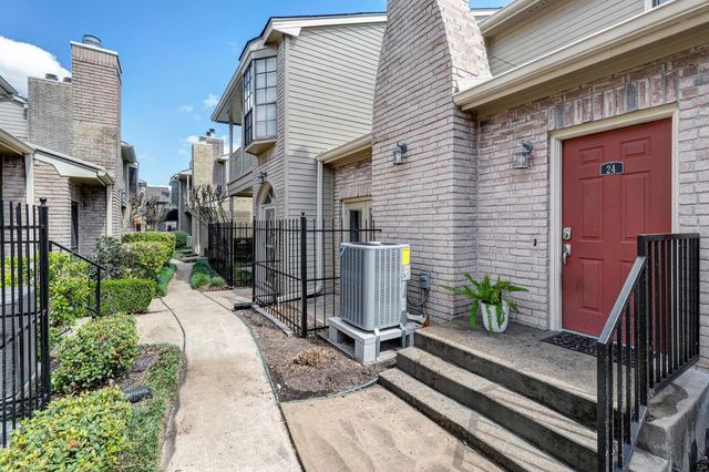 7350 Kirby 24, Houston, TX 77030