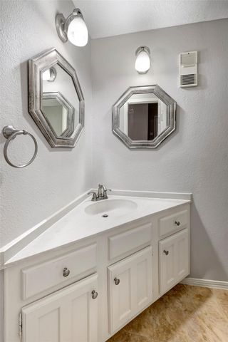 7350 Kirby 24, Houston, TX 77030