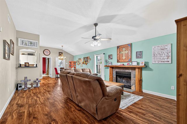 611 Sea Anchor Way, Crosby, TX 77532