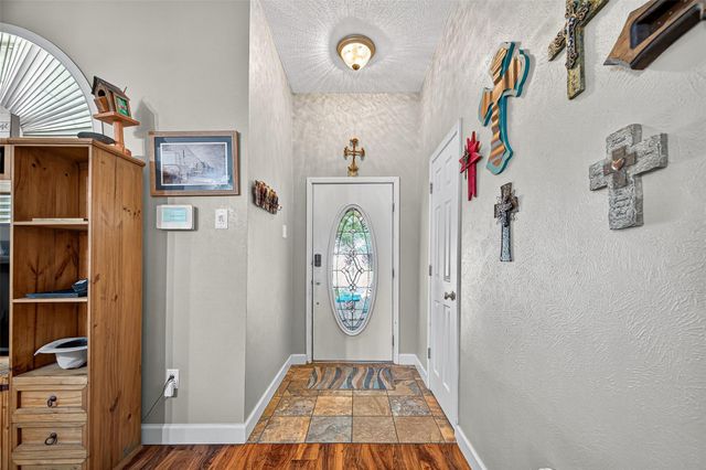 611 Sea Anchor Way, Crosby, TX 77532