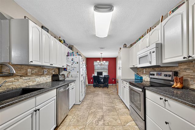 611 Sea Anchor Way, Crosby, TX 77532