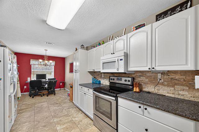 611 Sea Anchor Way, Crosby, TX 77532