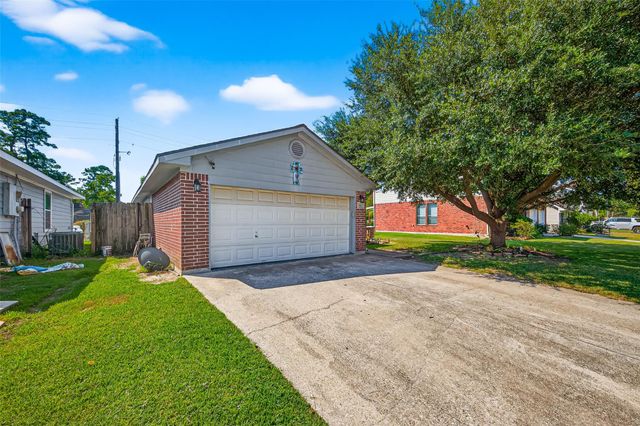 611 Sea Anchor Way, Crosby, TX 77532
