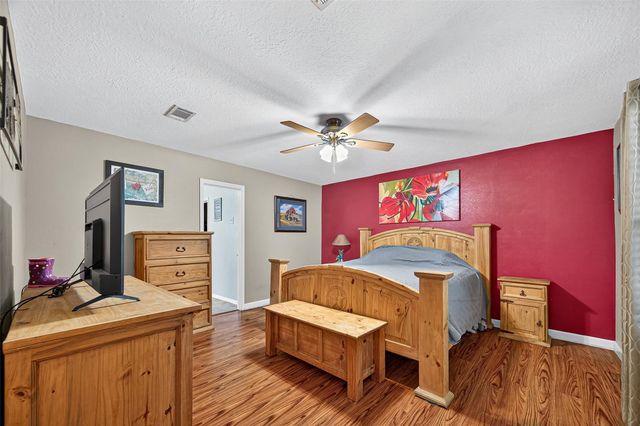 611 Sea Anchor Way, Crosby, TX 77532