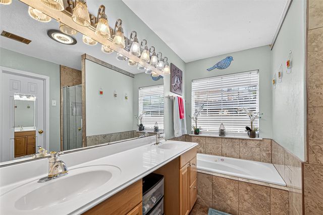 611 Sea Anchor Way, Crosby, TX 77532