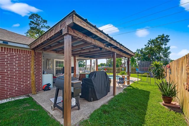 611 Sea Anchor Way, Crosby, TX 77532