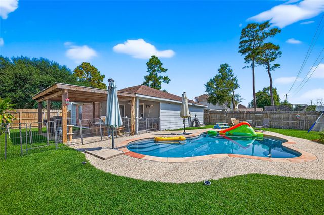 611 Sea Anchor Way, Crosby, TX 77532