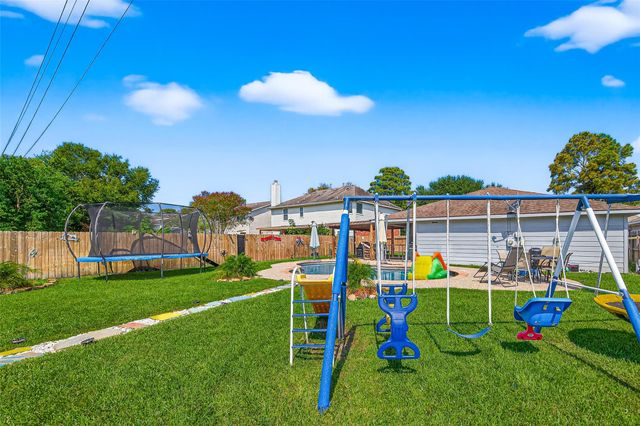 611 Sea Anchor Way, Crosby, TX 77532