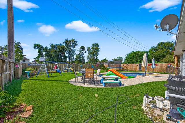 611 Sea Anchor Way, Crosby, TX 77532