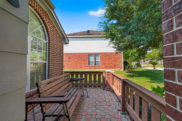 611 Sea Anchor Way, Crosby, TX 77532