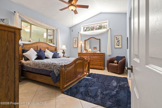 6713 Oak Cluster Circle, Spring Hill, FL 34606