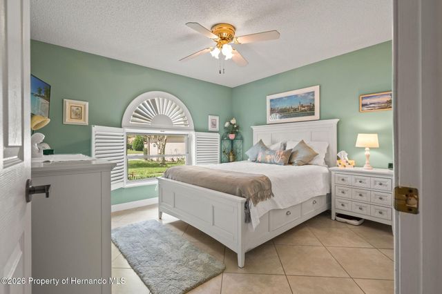 6713 Oak Cluster Circle, Spring Hill, FL 34606