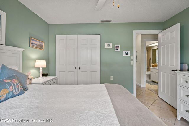 6713 Oak Cluster Circle, Spring Hill, FL 34606