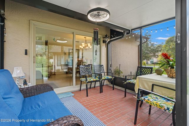 6713 Oak Cluster Circle, Spring Hill, FL 34606