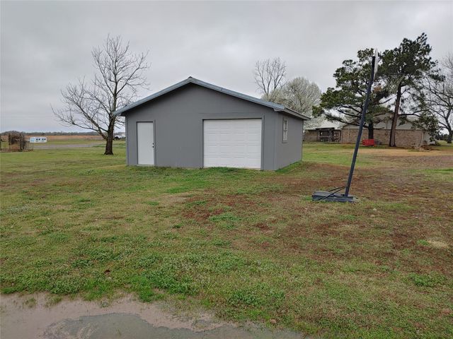 84 County Road 33590, Sumner, TX 75486