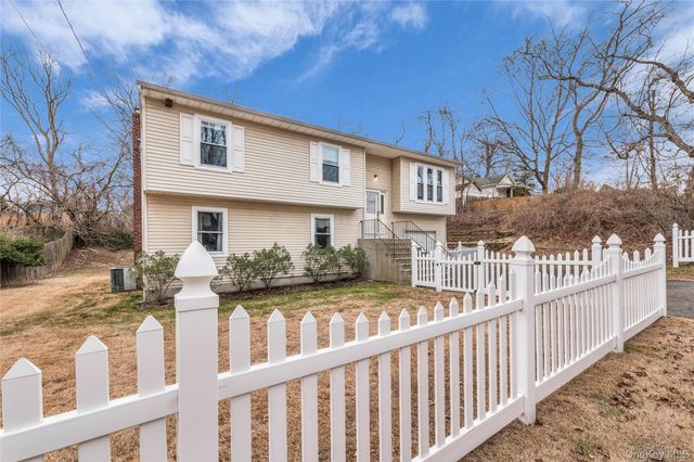 46 Craven Street, Huntington Station, NY 11746