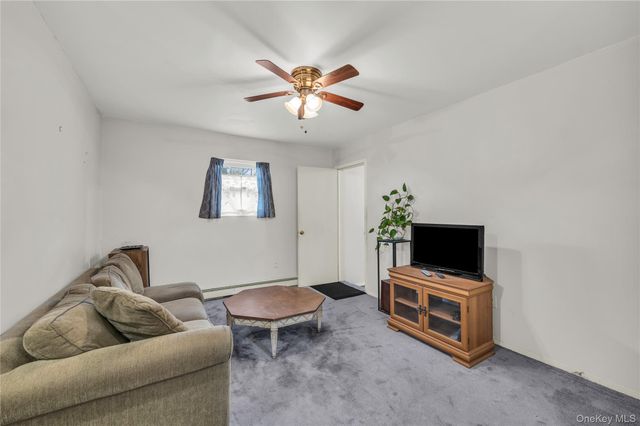 46 Craven Street, Huntington Station, NY 11746