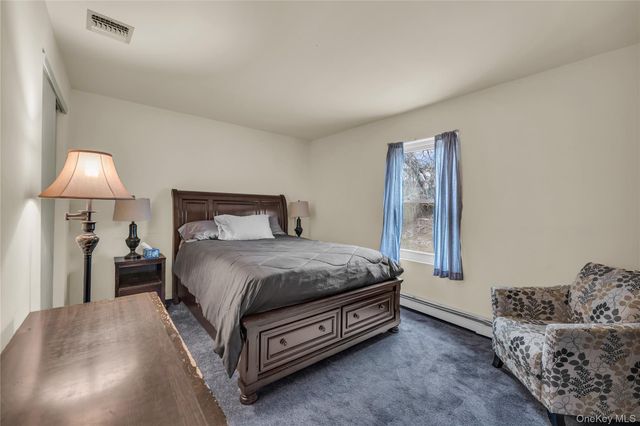 46 Craven Street, Huntington Station, NY 11746