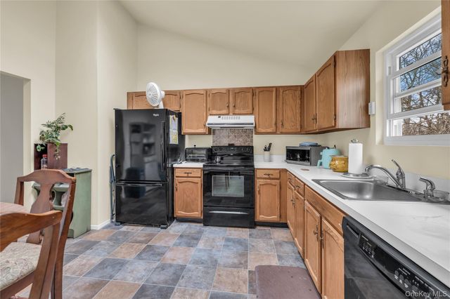 46 Craven Street, Huntington Station, NY 11746