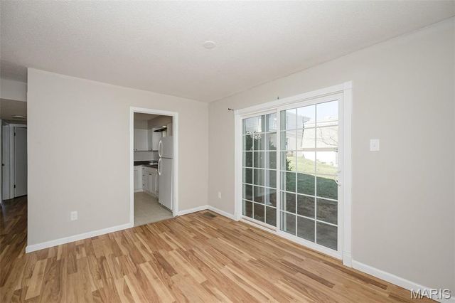 4353 Chateau De Ville Drive B, St Louis, MO 63129