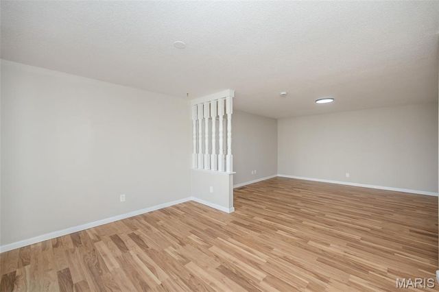 4353 Chateau De Ville Drive B, St Louis, MO 63129